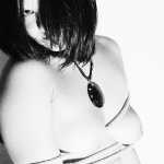 Skrępowana i niepewna II